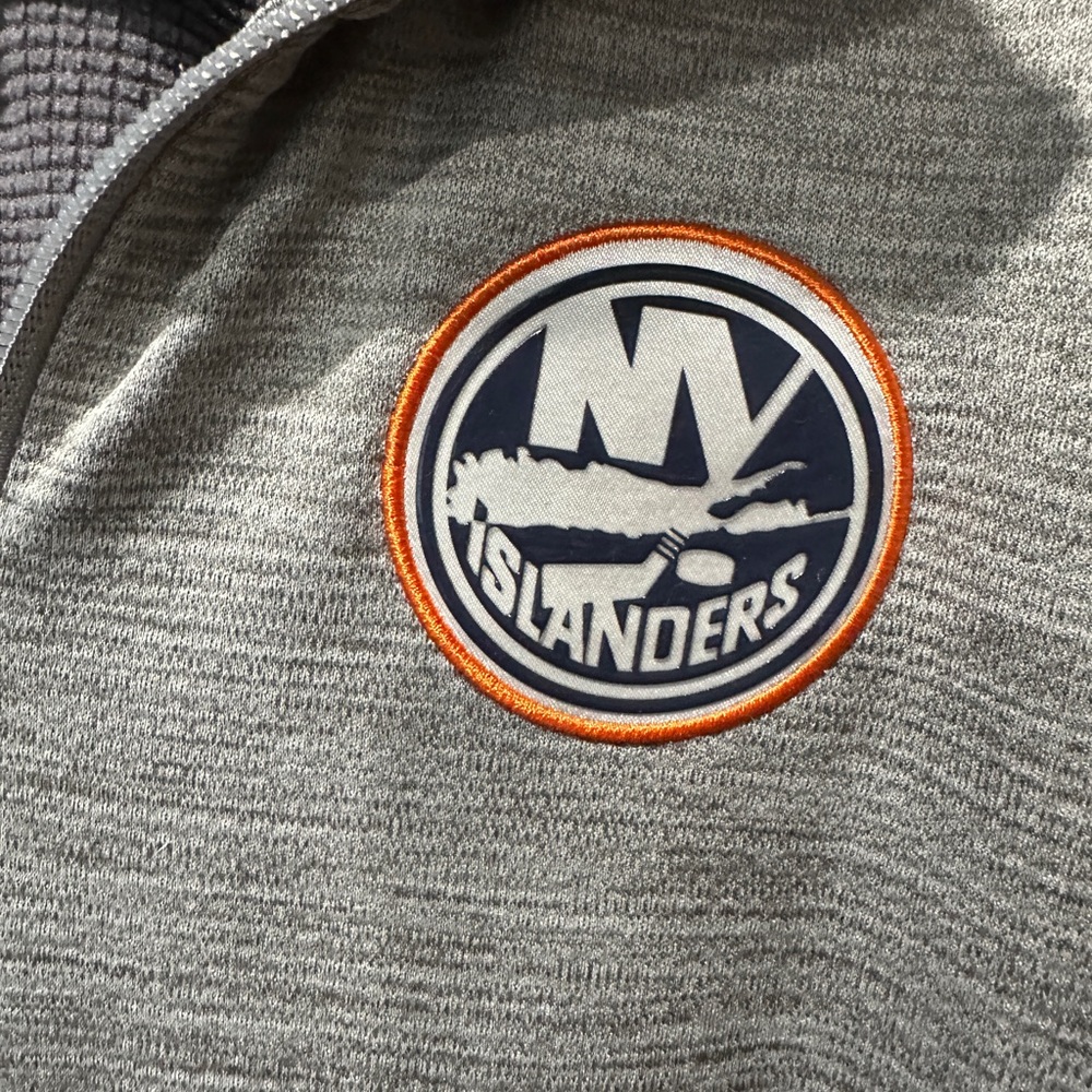 NY Islanders Boys Bundle Hat NWT 1/4 Zip size Youth XL - Picture 6 of 6